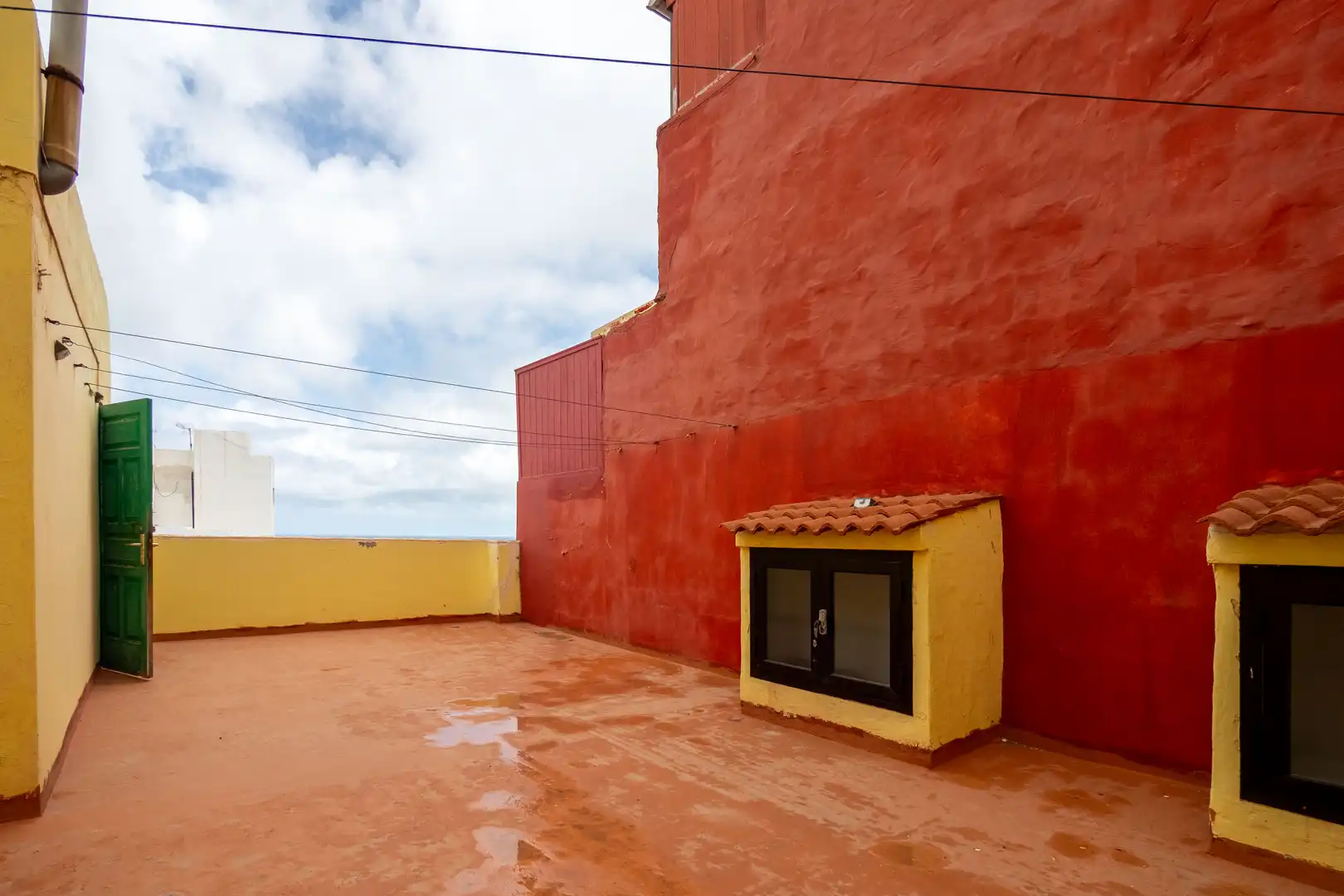 Vista exterior de Casa o xalet en venda en Santa María de Guía de Gran Canaria amb Terrassa, Moblat i Balcó