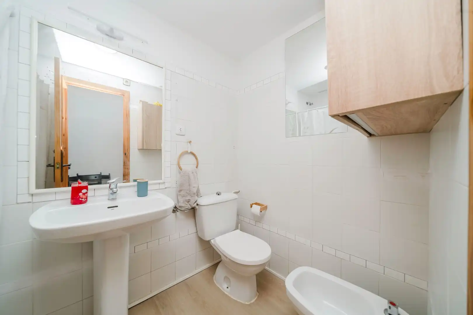 Bany de Apartament de lloguer en Santiago de la Ribera