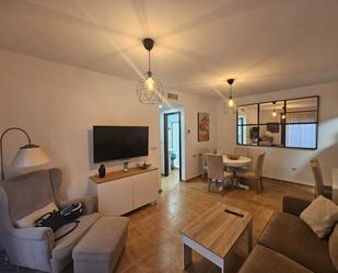 Sala d'estar de Apartament de lloguer en Águilas amb Aire condicionat i Terrassa