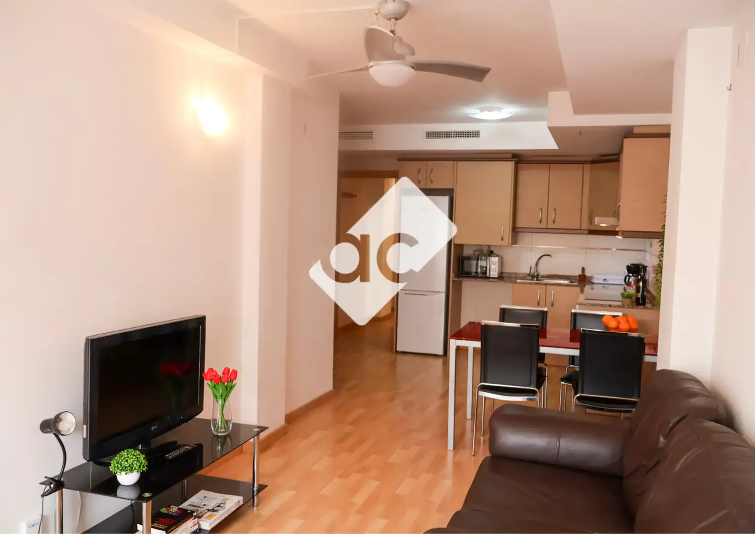 Sala d'estar de Loft de lloguer en Valencia amb Moblat, Forn i Rentadora