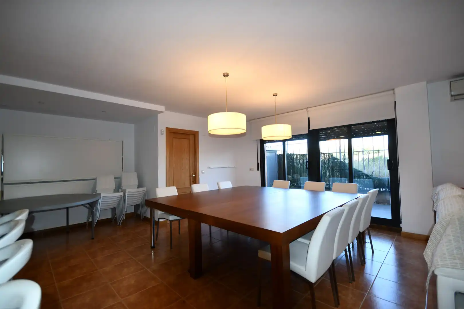 Esszimmer von Erdgeschoss zum Verkauf in Lardero mit Klimaanlage, Heizung und Terrasse
