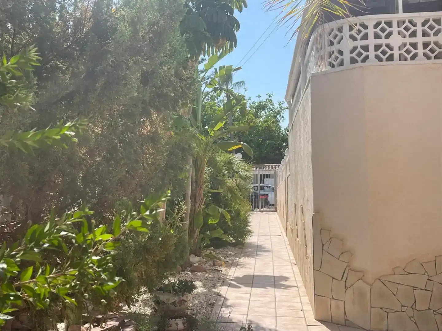 Vista exterior de Casa o chalet en venta en Torrevieja con Aire acondicionado, Piscina y Balcón