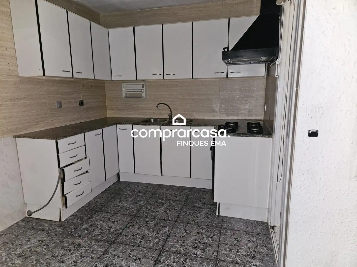 Cuina de Pis en venda en Sant Boi de Llobregat amb Parquet i Balcó