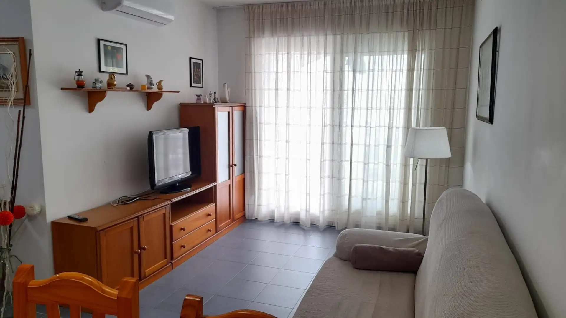 Sala de estar de Apartamento de alquiler en Oropesa del Mar / Orpesa con Aire acondicionado, Terraza y Amueblado