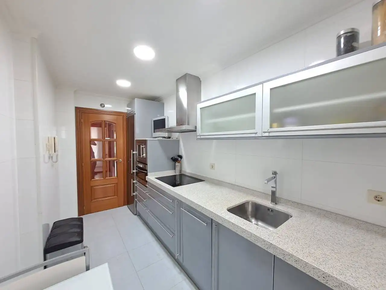 Flat for sale in Calle Sahagún, Universidad - Las Huelgas