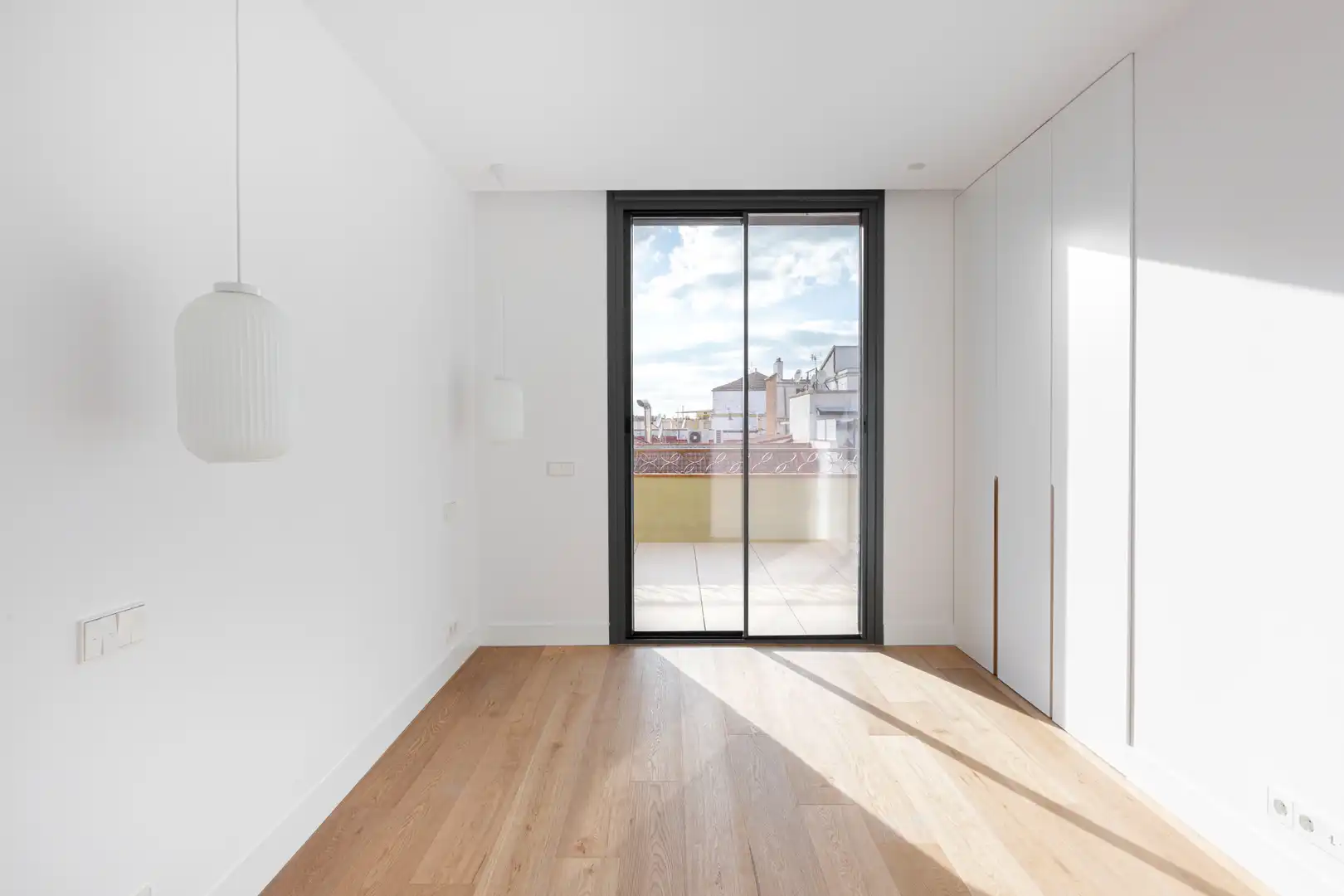 Bedroom of Attic for rent in Madrid  with Air Conditioner, Heating and Storage room