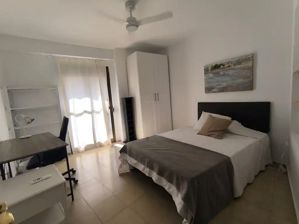 Flat for rent in Calle Julio Pellicer, Ciudad Jardín - Zoco