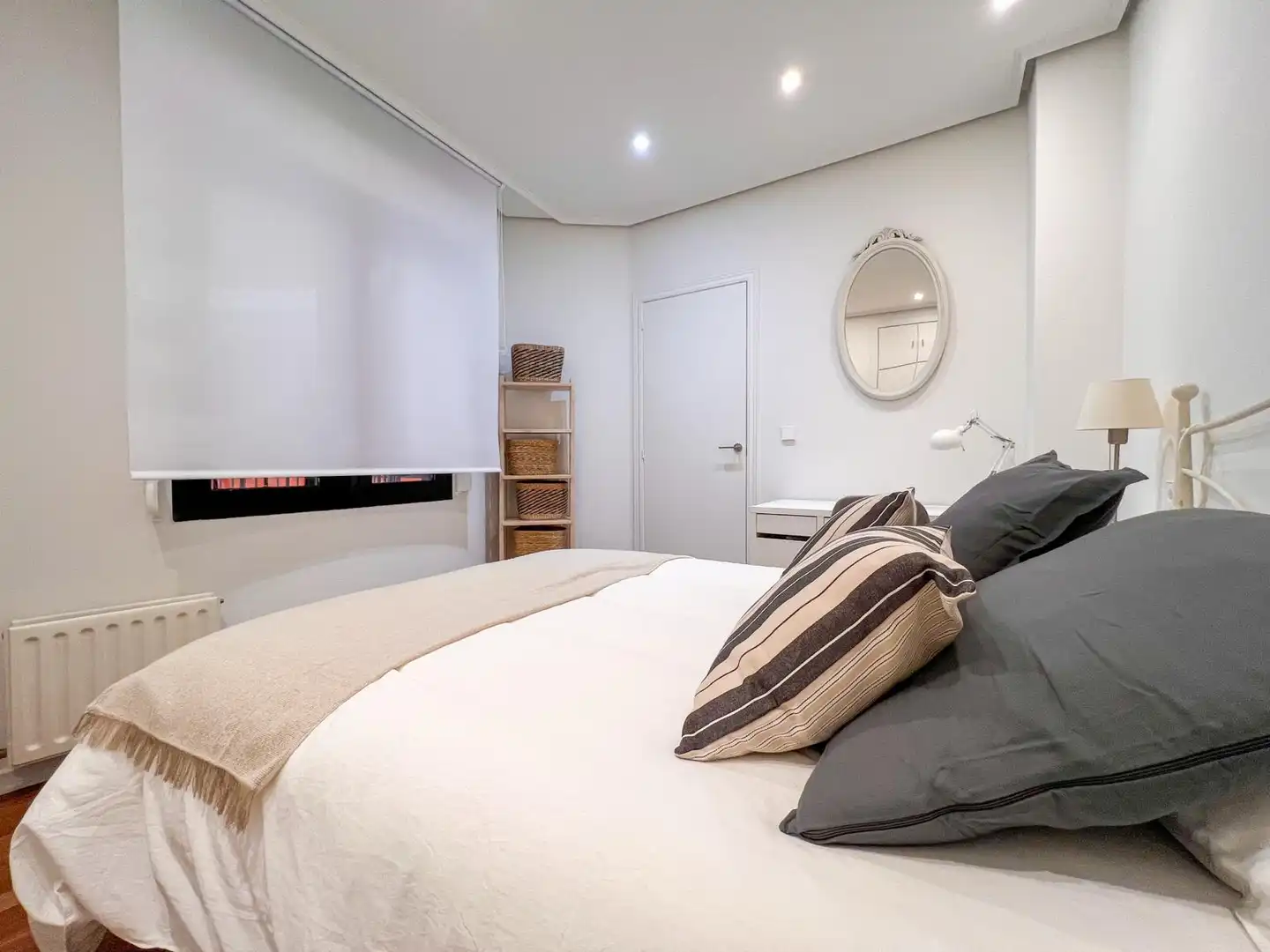 Schlafzimmer von Wohnung zur Miete in Bilbao  mit Heizung, Möbliert und Ofen