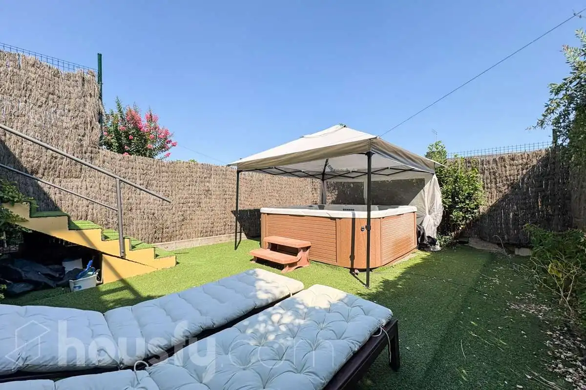 Jardín de Casa o chalet en venta en Girona con Aire acondicionado, Calefacción y Jardín privado