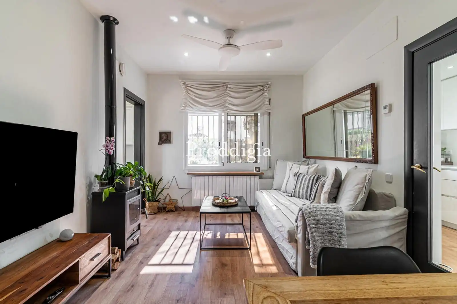 Living room of Houses for sale in Cerdanyola del Vallès  with Air Conditioner, Heating and Terrace