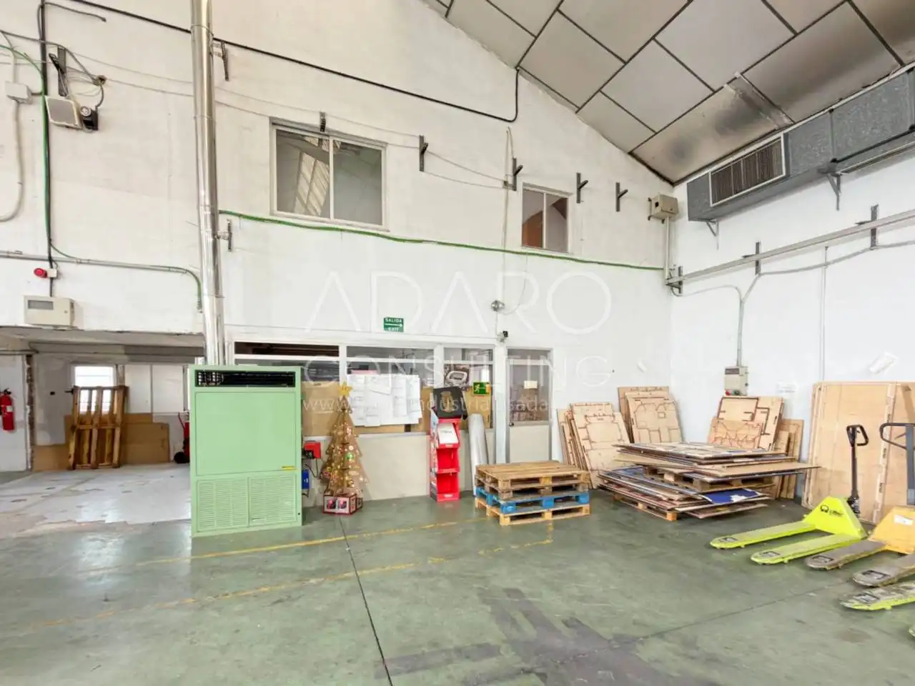 Nave industrial en venta en San Fernando de Henares con Alarma