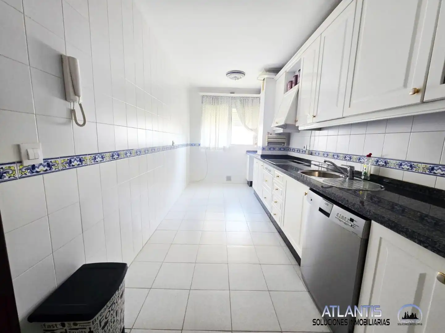 Küche von Wohnung zum Verkauf in Sevilla mit Abstellraum