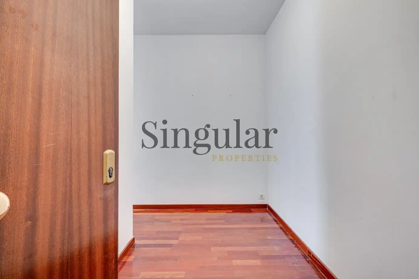 Habitación de Piso en venta en Barcelona con Aire acondicionado y Calefacción