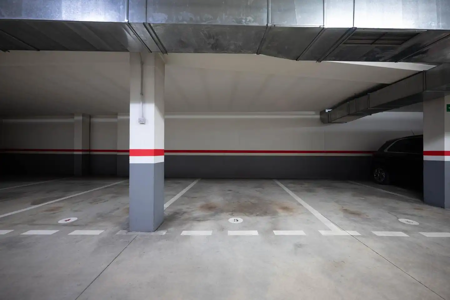 Parking de Piso en venta en Ávila con Calefacción y Trastero