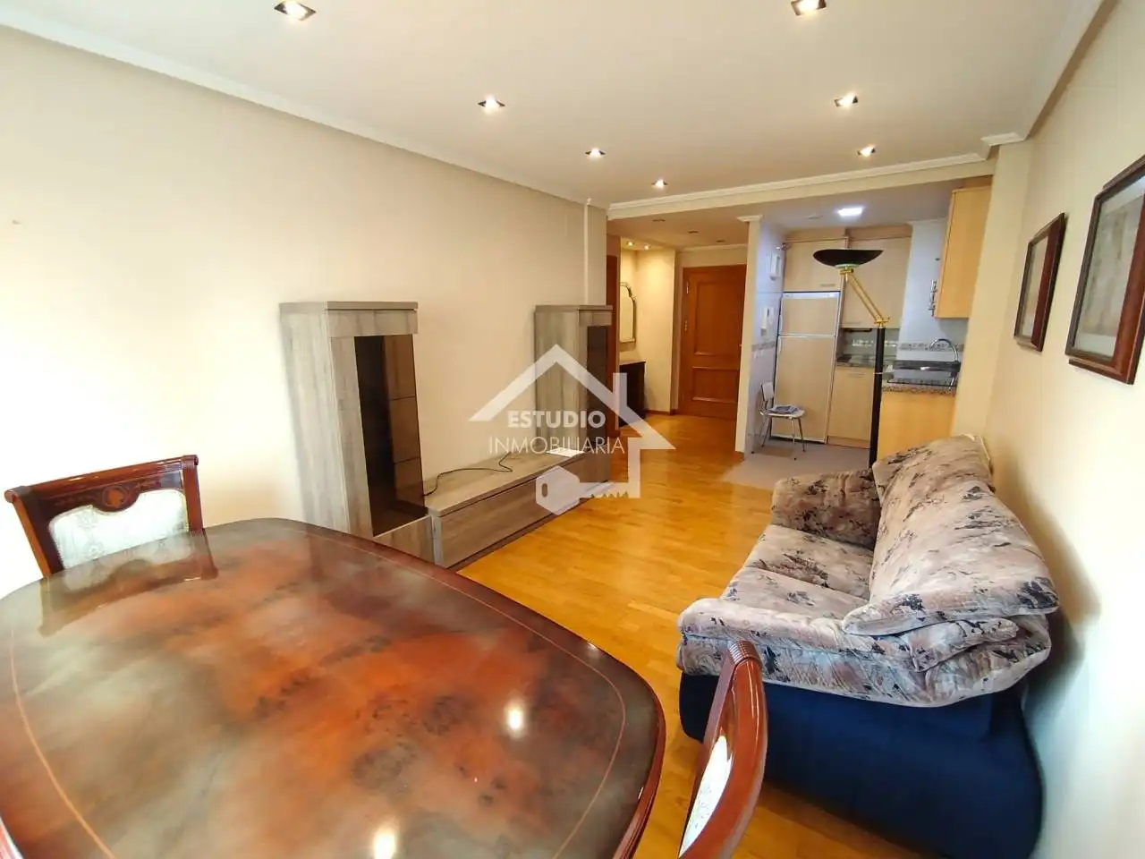 Wohnzimmer von Wohnung zum Verkauf in Oyón-Oion mit Heizung, Abstellraum und Balkon