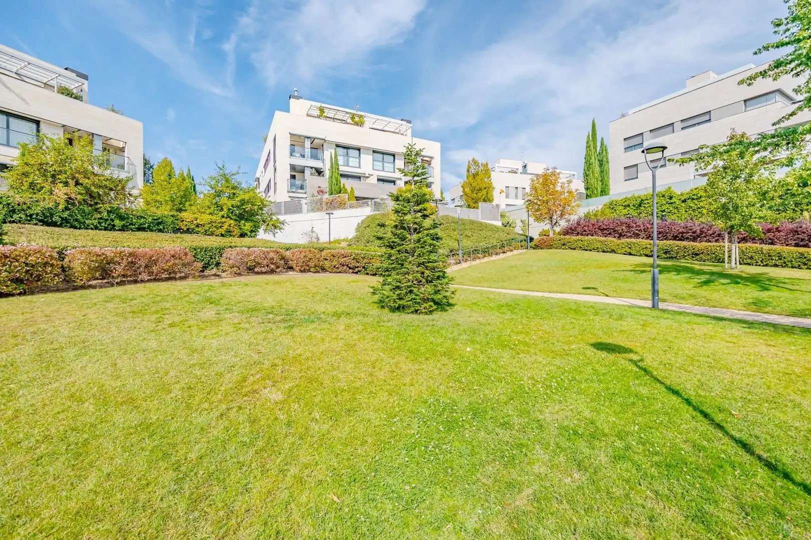 Exterior view of Ground floor for rent in Madrid  with Air Conditioner, Heating and Terrace