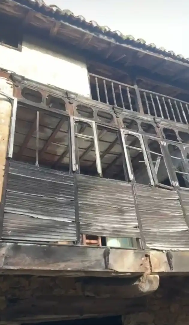 Vista exterior de Casa o xalet en venda en Salas amb Terrassa i Piscina