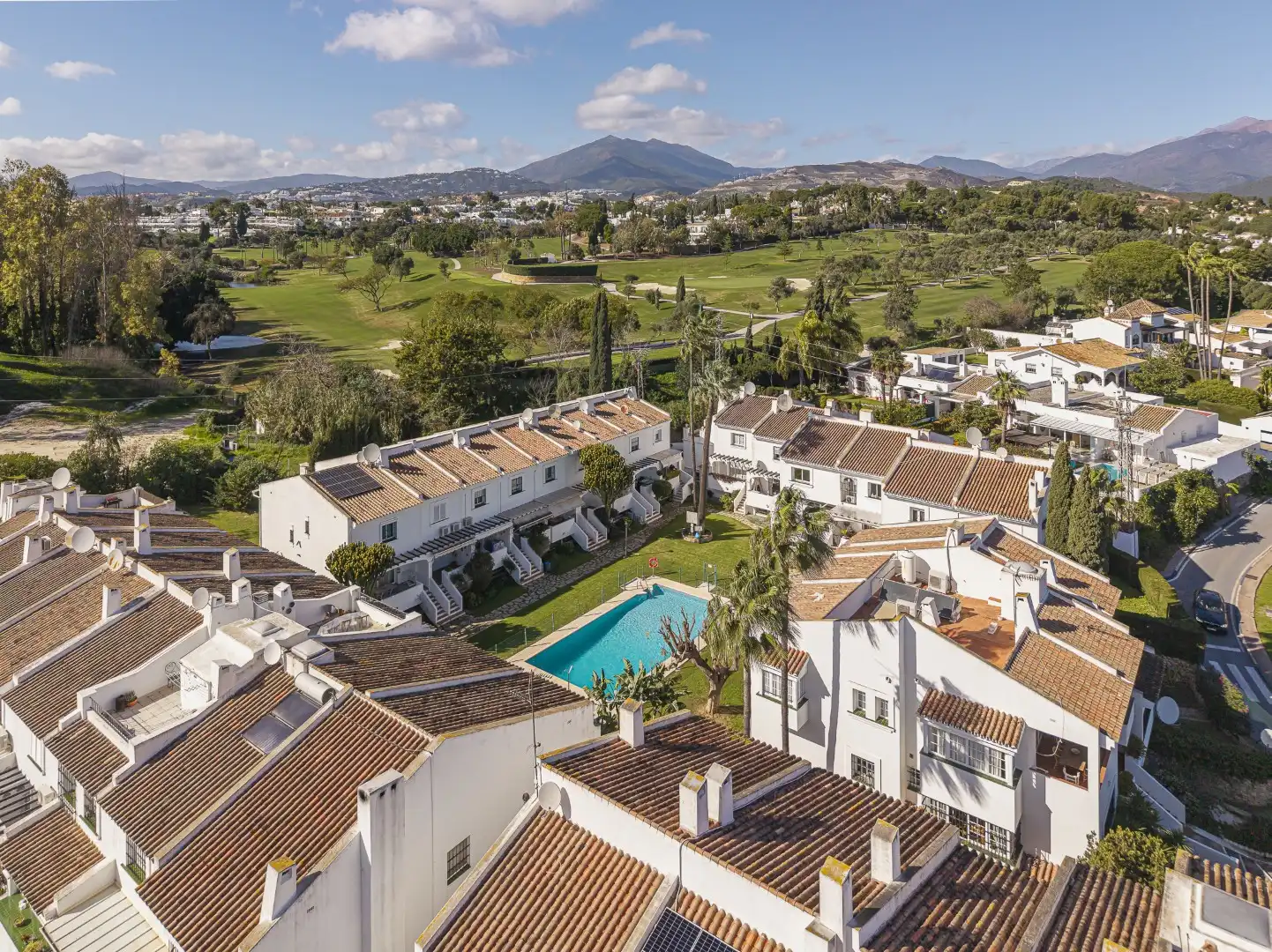 Adossat amb piscina en venda a Nueva Andalucía, imagen 23