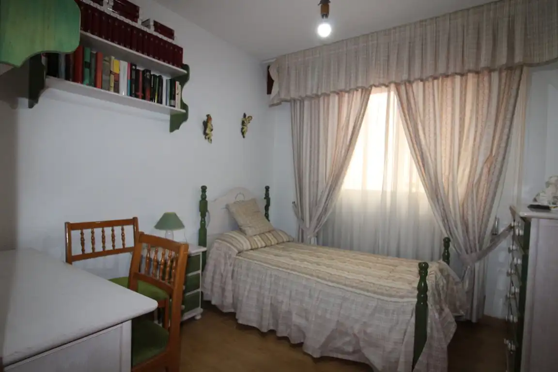 Schlafzimmer von Wohnung zum Verkauf in Torrevieja mit Möbliert und Balkon