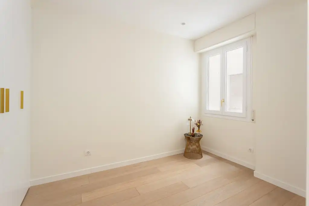 Dormitori de Apartament en venda en Barcelona amb Calefacció, Traster i Moblat
