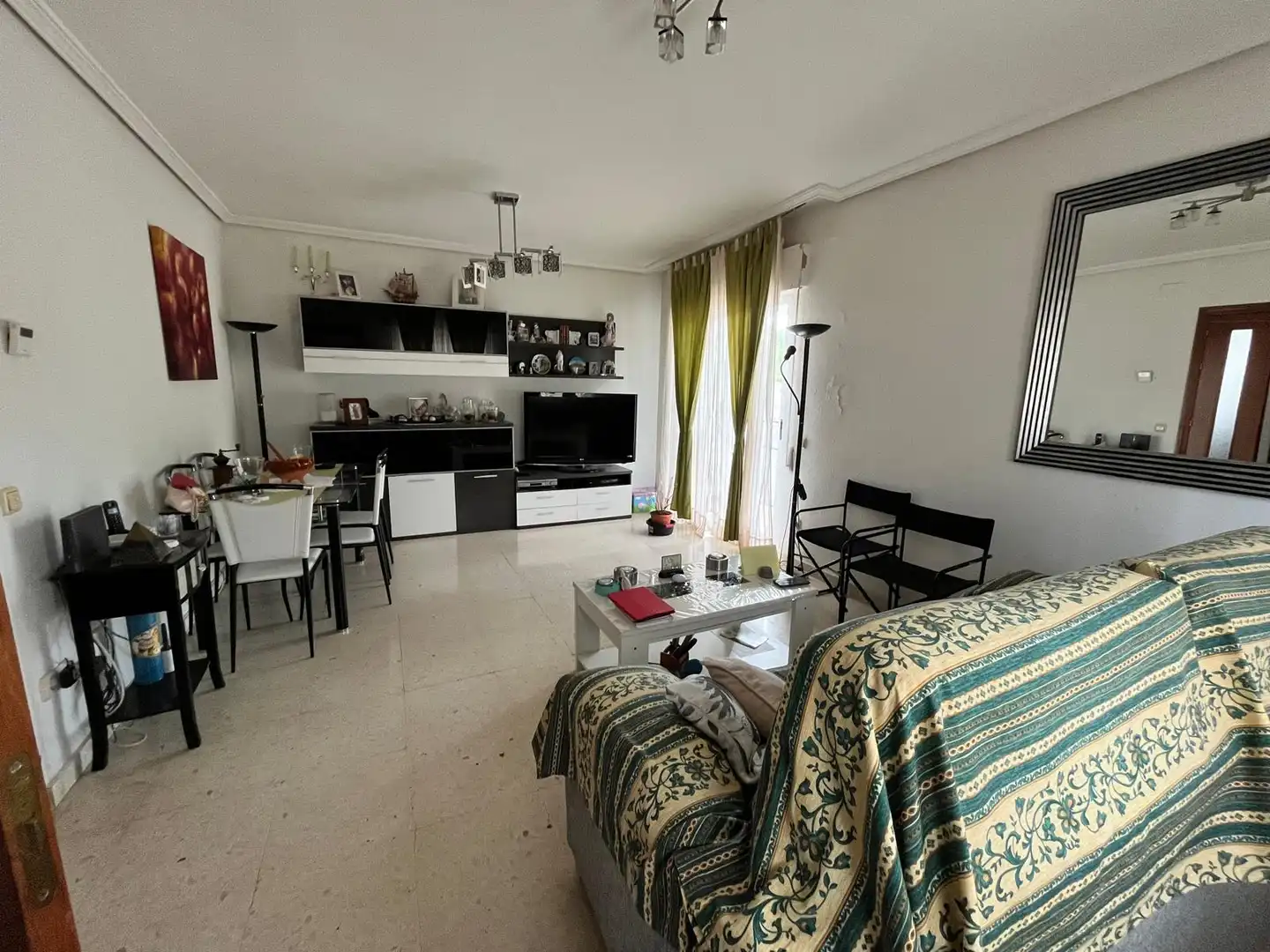 Sala de estar de Casa adosada en venta en Ciudad Real con Aire acondicionado, Calefacción y Terraza