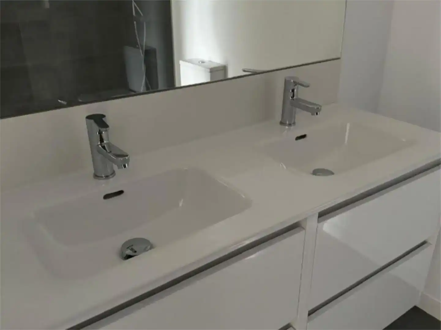 Bathroom of Flat for sale in Badalona  with Air Conditioner, Swimming Pool and Balcony