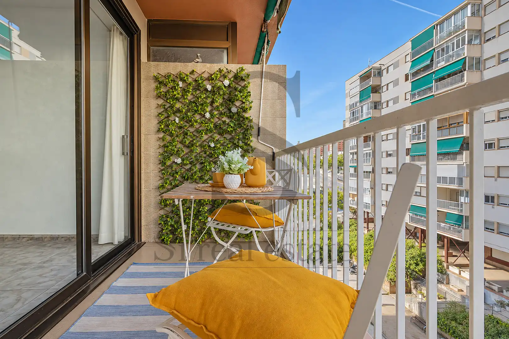 Appartamento con terrazza in vendita a Carrer de Juan de Mena