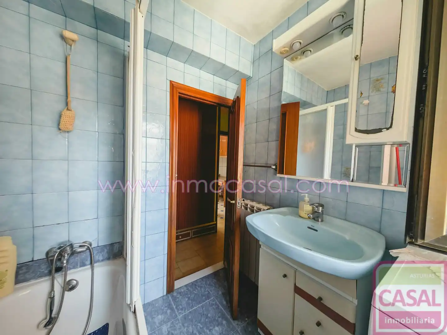 Baño de Piso en venta en Mieres (Asturias) con Calefacción, Trastero y Amueblado