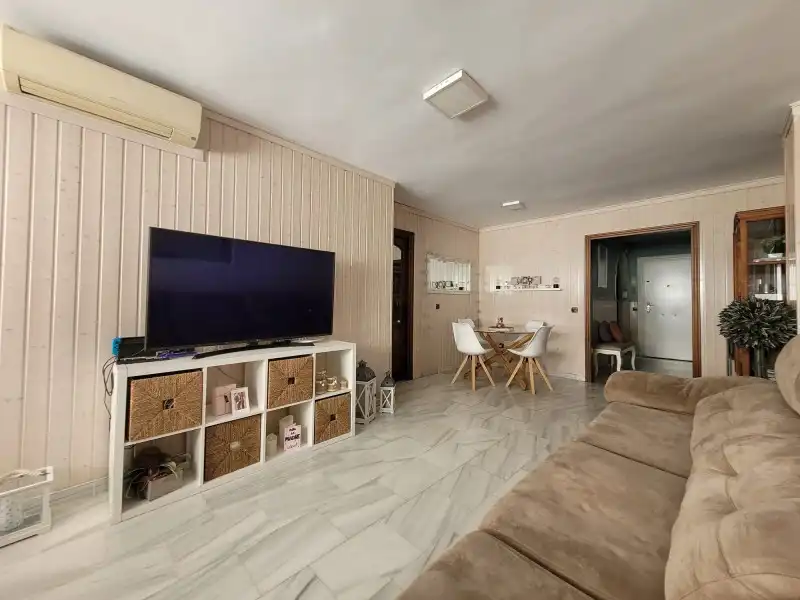 Piso en venta en Calle Jerez Perchet, 24, Cortijo Bazán - Los Casinis - Los Cipreses