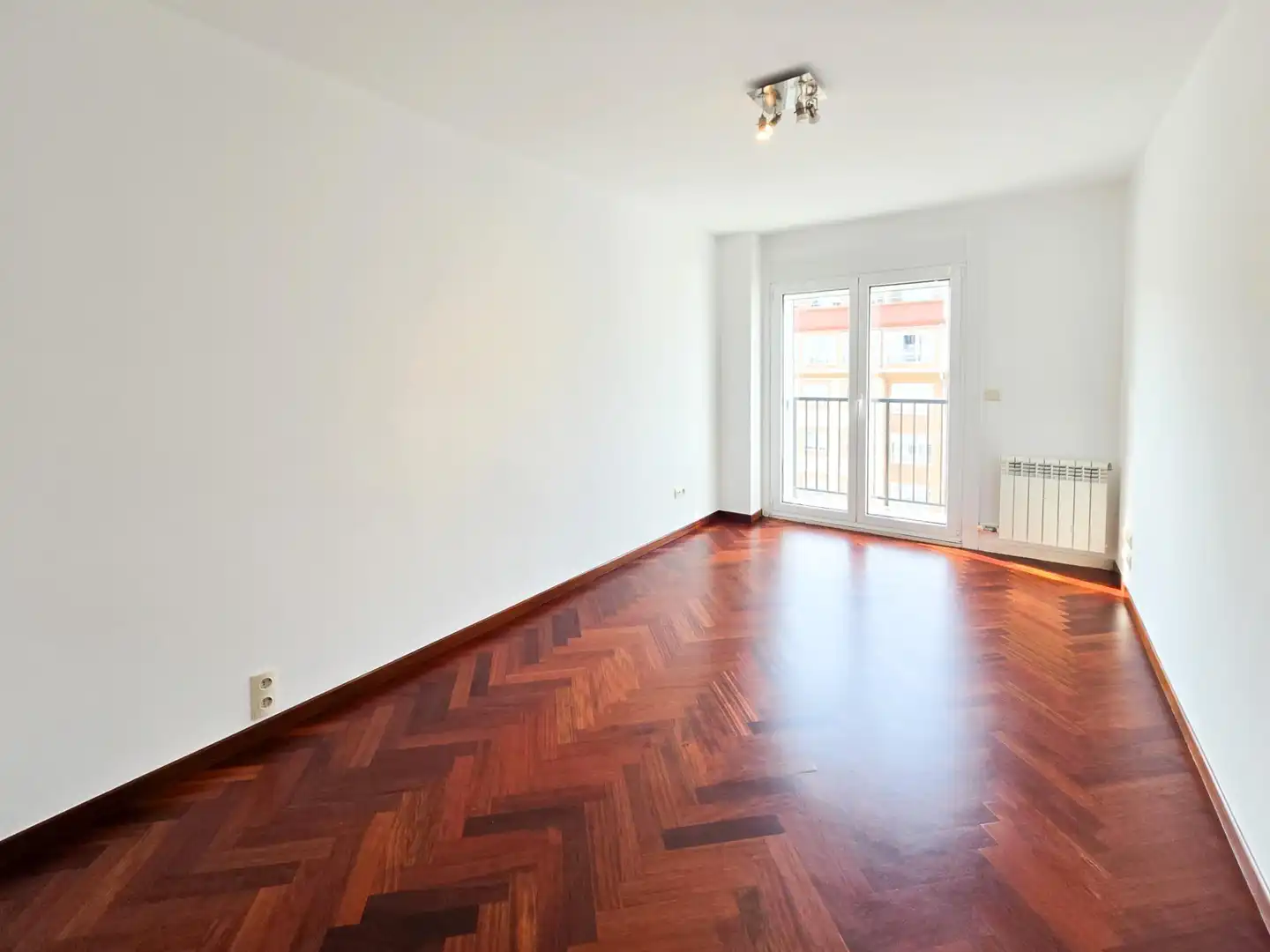 Sala d'estar de Pis en venda en A Coruña Capital  amb Calefacció, Traster i Balcó