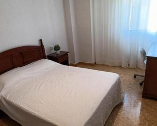 Dormitori de Apartament per a compartir en Requena amb Internet