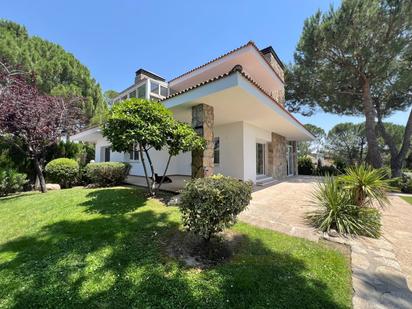 Vista exterior de Casa o xalet de lloguer en Algete amb Aire condicionat