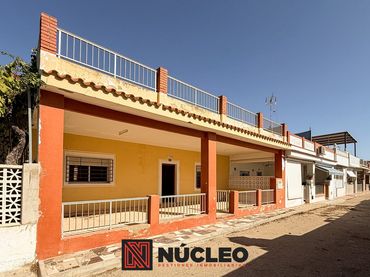 Adosado en venta en Carrer Pintaet