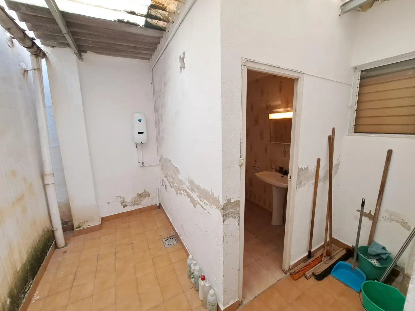 Business premises for sale in Casc Urbà, imagen 4