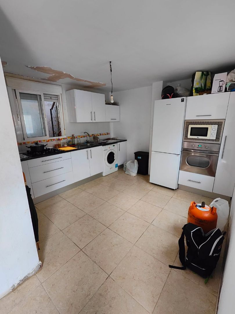 Kitchen of House or chalet for sale in  Sevilla Capital  with Air Conditioner