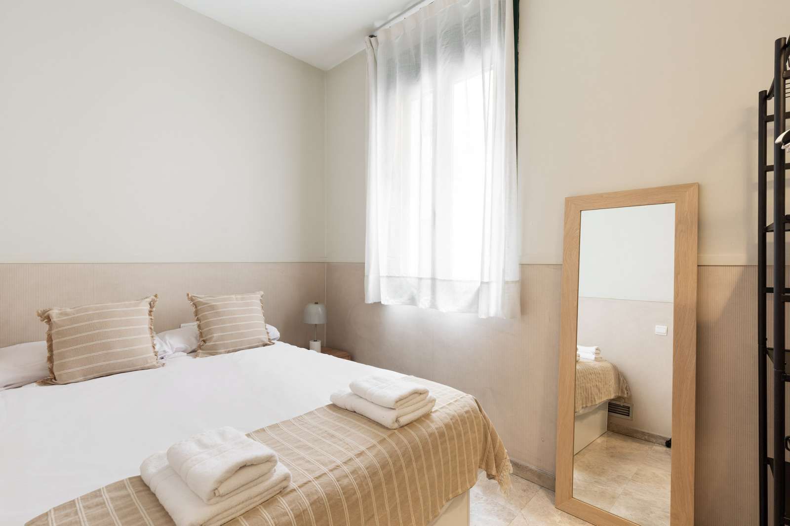 Bedroom of Flat to share in  Barcelona Capital  with Air Conditioner, Heating and Terrace