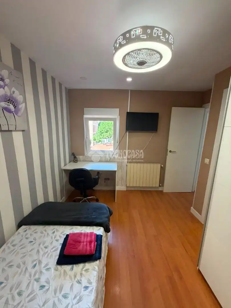 Bedroom of Flat for rent in Getafe  with Air Conditioner, Heating and Furnished