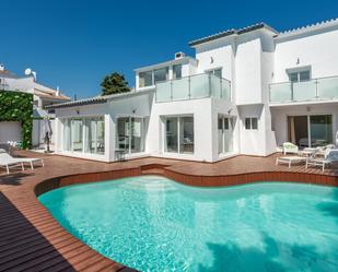 Swimming pool of House or chalet to rent in Estepona  with Air Conditioner, Private garden and Terrace