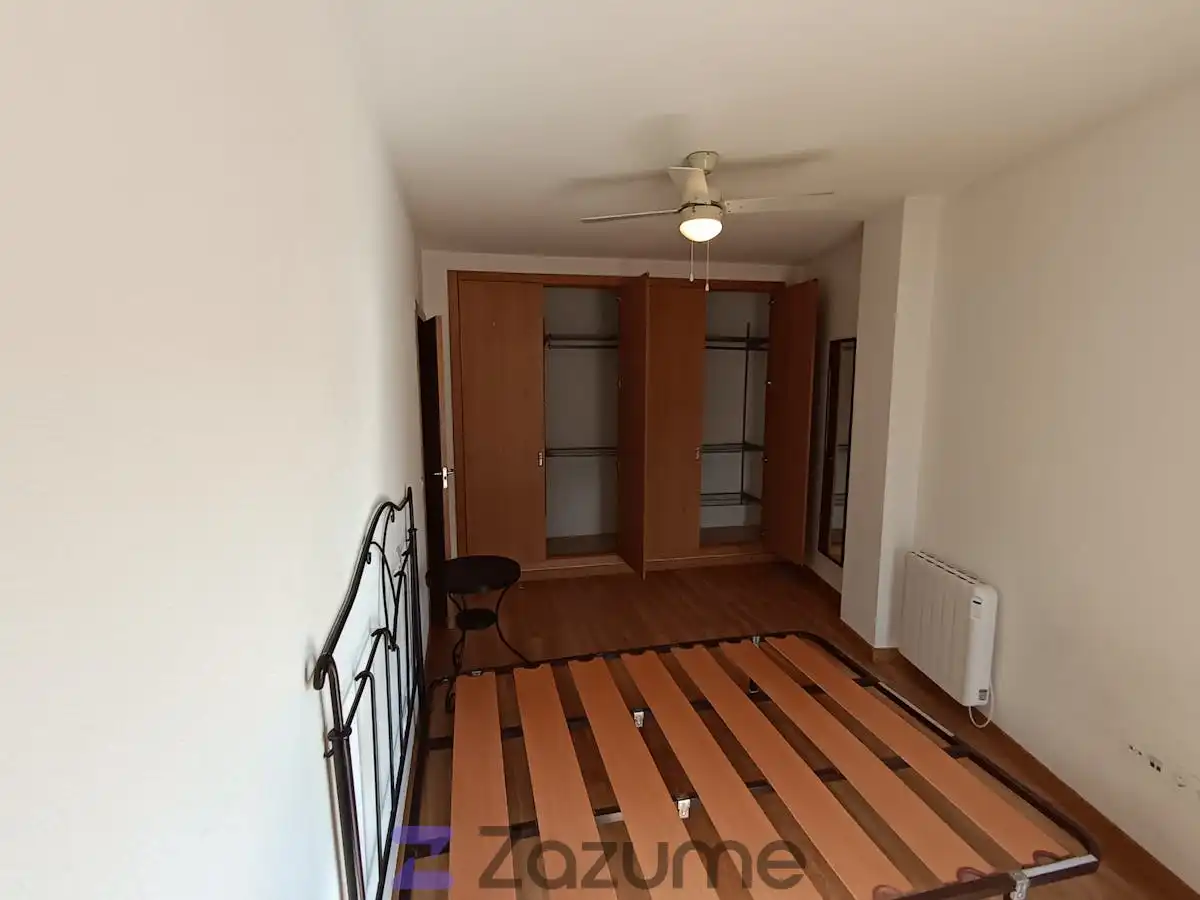 Bedroom of Flat for rent in Carmena  with Heating, Parquet flooring and Furnished