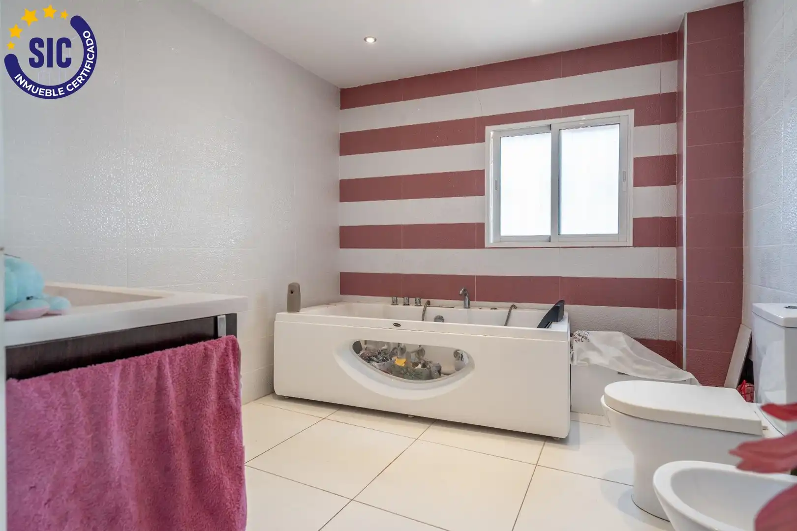 Badezimmer von Haus oder Chalet zum Verkauf in Valencia mit Privatgarten, Terrasse und Schwimmbad