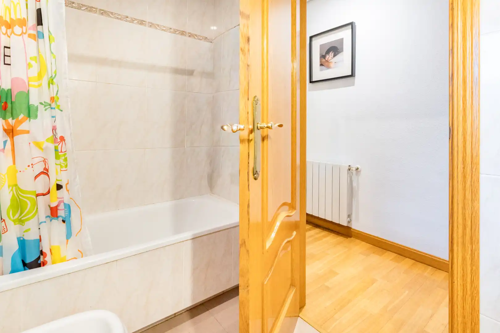 Bathroom of Houses for sale in Villanueva de la Cañada  with Air Conditioner, Heating and Private garden