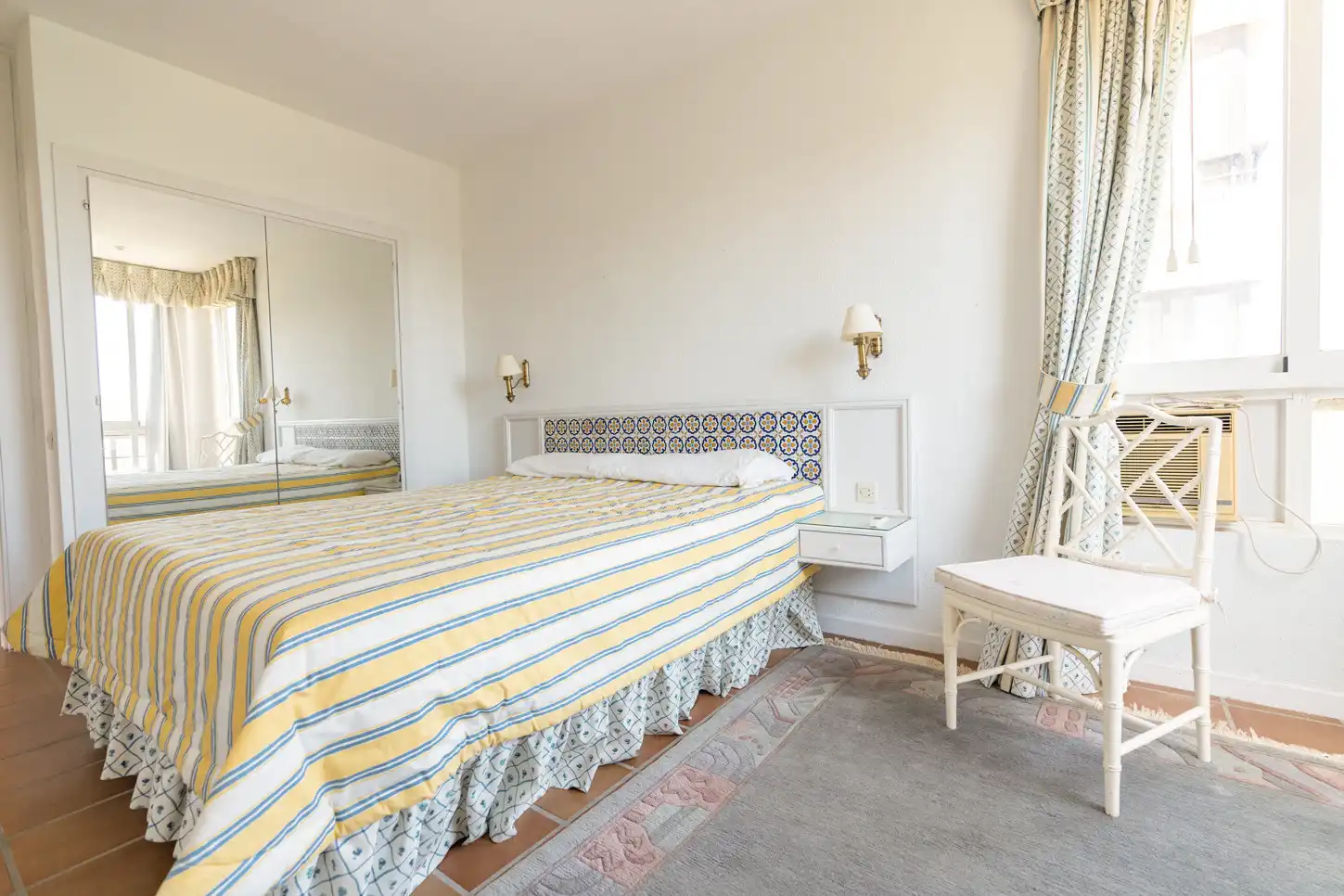 Bedroom of Apartments for sale in Marbella  with Swimming Pool and Community pool
