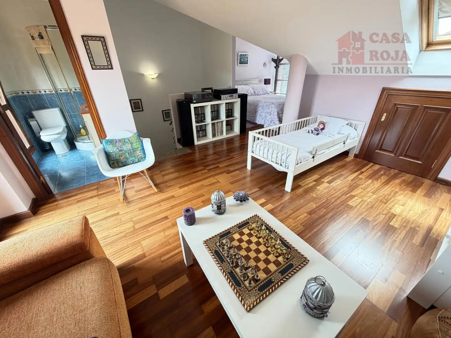 Sala d'estar de Casa adosada en venda en Cangas  amb Calefacció, Parquet i Traster