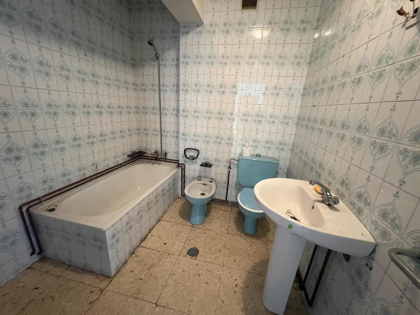 Baño de Piso en venta en Narón con Terraza, Trastero y Balcón