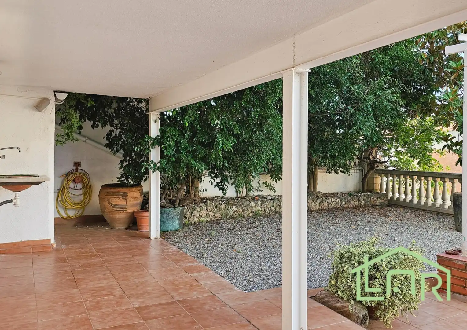 Terrassa de Casa o xalet en venda en Sant Just Desvern amb Calefacció, Jardí privat i Parquet