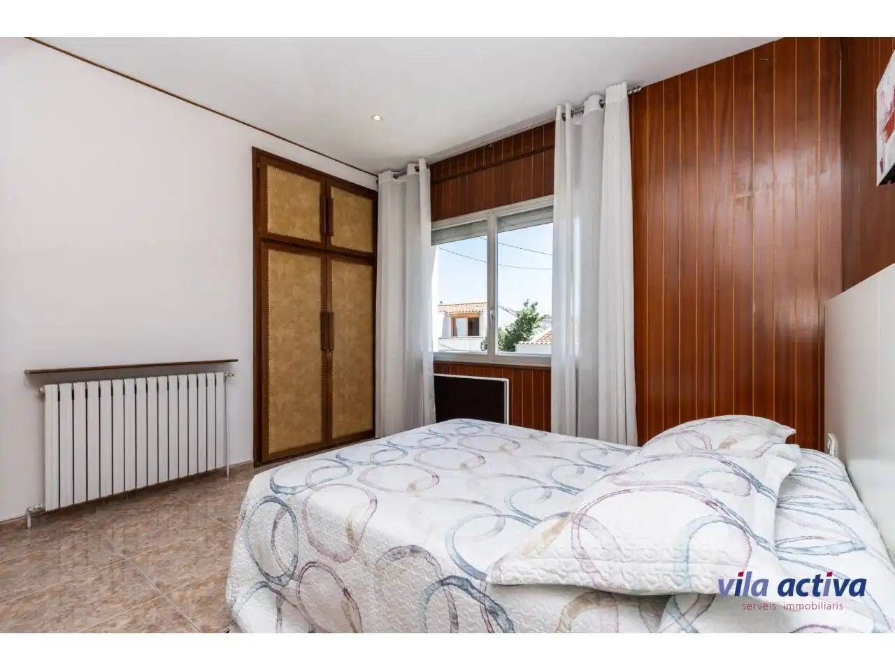 Dormitori de Casa adosada en venda en Terrassa amb Calefacció i Terrassa