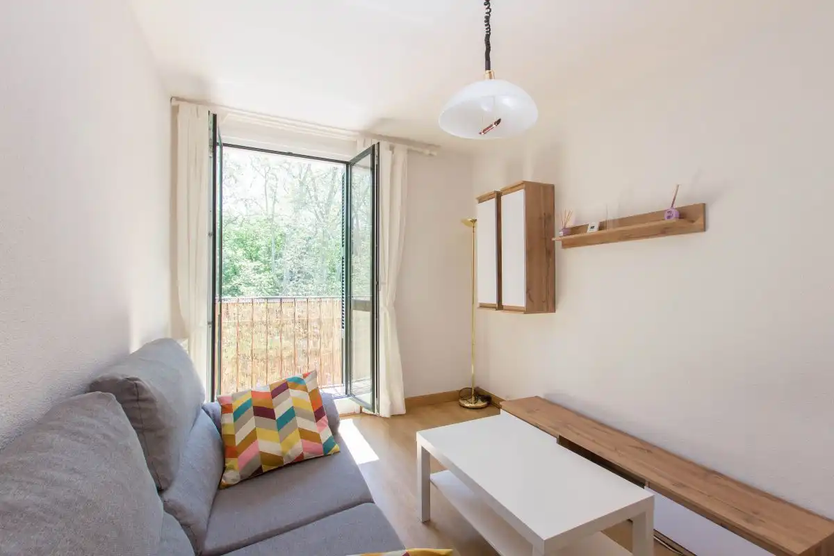 Wohnzimmer von Wohnung zur Miete in  Pamplona / Iruña mit Heizung und Balkon