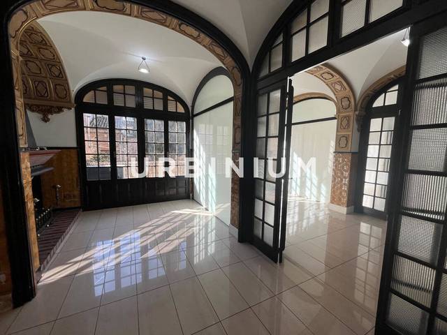 Oficina en Alquiler en Avinguda de Sant Francesc en Centre - Barri Vell