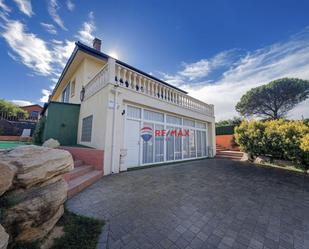 Vista exterior de Casa o xalet en venda en Vidreres amb Calefacció, Terrassa i Moblat