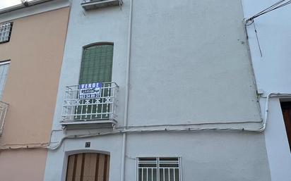 Vista exterior de Casa o xalet en venda en Torredonjimeno amb Terrassa